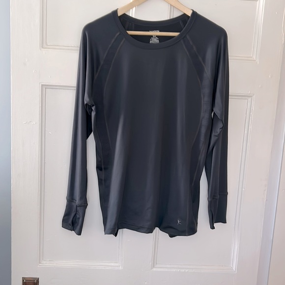 Danskin Now long sleeve performance Tee shirt . Charcoal grey color. Fitted XL. - Picture 1 of 9